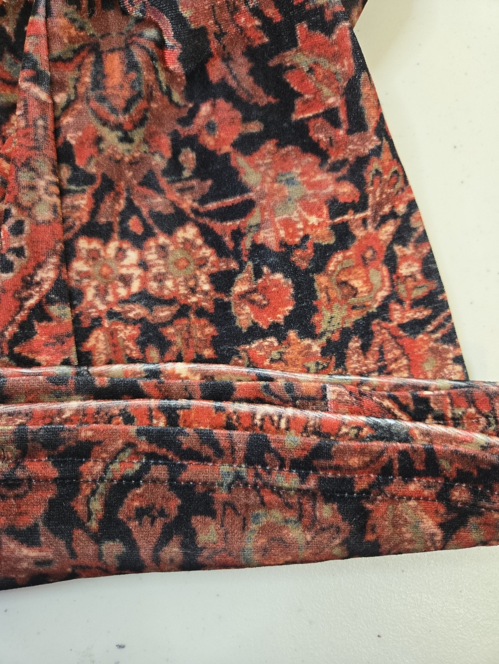 Forever 21 Floral Velvet Flare Pants in Rust and Black Size Small - Picture 5 of 9